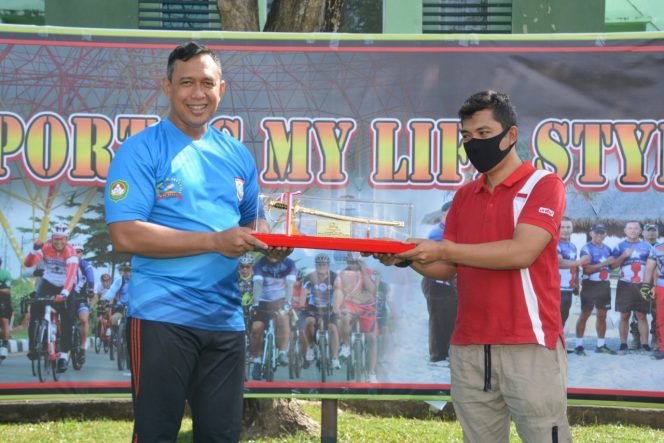 
					Danrem 162/WB Ajak Semua Pihak Untuk Tingkatkan Kepedulian Dalam Upaya Percepatan Penanganan Covid-19 Di NTB