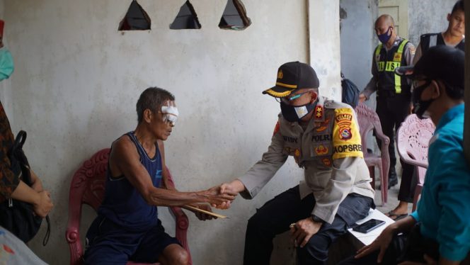 
					Kapolres Sumbawa Rujuk Nurdin,Penderita Tumor Mata Ke Mataram