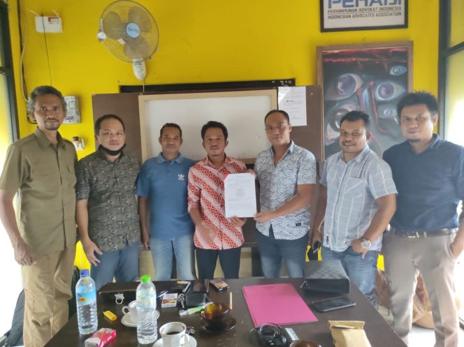 
					Dituduh Nikahi Istri Orang, Ketua Bawaslu Lombok Tengah Siap Lapor Balik