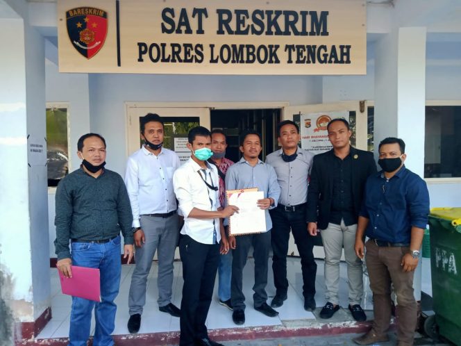 
					Dituduh Nikahi Istri Orang, Ketua Bawaslu Loteng Resmi Lapor Balik