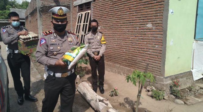 
					Polres Sumbawa Berikan Tali Asih Kepada Warga Kurang Mampu