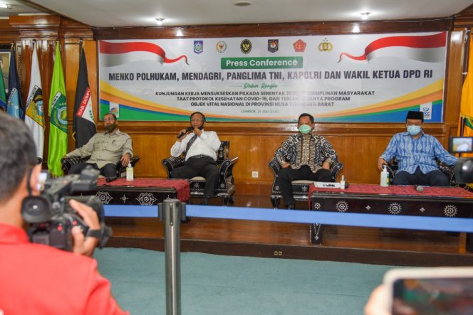 
					Mahfud MD : “Gubernur NTB sudah Tunjukkan Cara sebenarnya Tangani Covid-19”