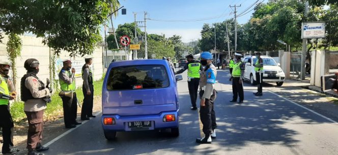 
					Operasi Patuh Gatarin 2020, Polres Lobar Tilang 35 Pengendara