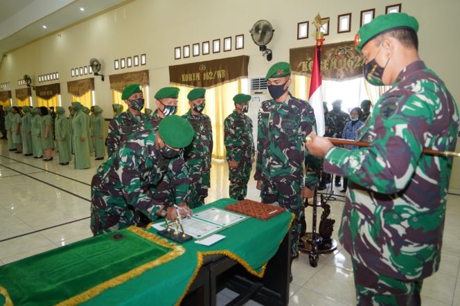 
					Danrem 162/WB Pimpin Acara Tradisi Penerimaan, Pelepasan Pejabat Kasrem Dan Kasi Kasrem 162/WB