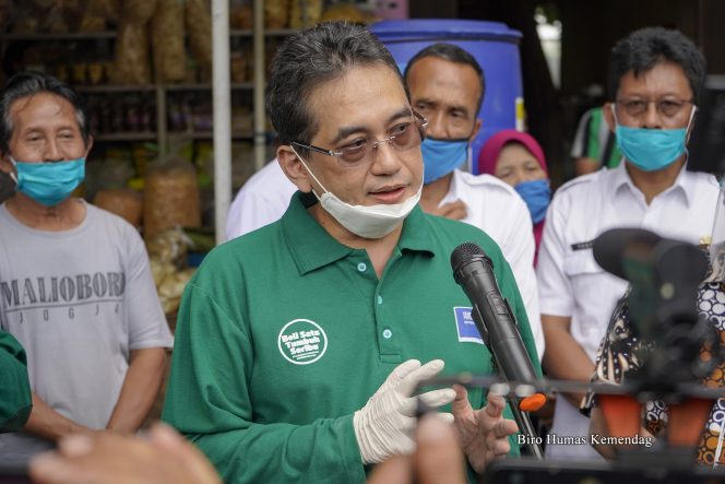 
					Kunjungi Boyolali, Mendag Tinjau Aktivitas Perdagangan Pasar Rakyat di Era New Normal