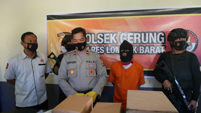 
					Pelaku Pembobol Kios Warga Tertangkap Tangan Oleh Polsek Gerung Saat Patroli