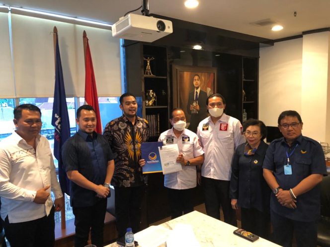 
					Resmi Kantongi SK, MJL Dan MDT Siap Menangkan Pilwako Bitung
