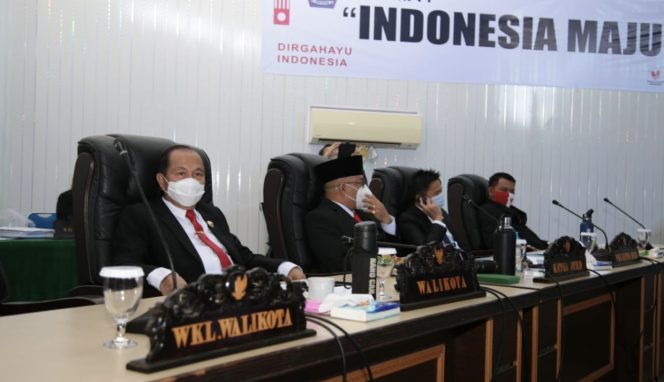 
					Wali Kota Bitung Dengarkan, Pidato Presiden Dalam Ruang Sidang DPRD Kota Bitung