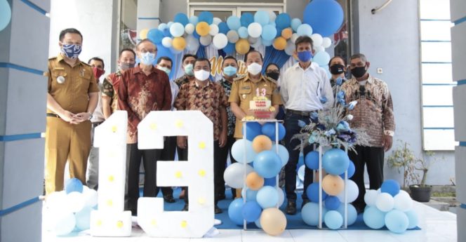 
					Hadiri Hut Kecamatan Madidir, Lomban Ajak ASN Untuk Menjadi Pelayan Masyarakat