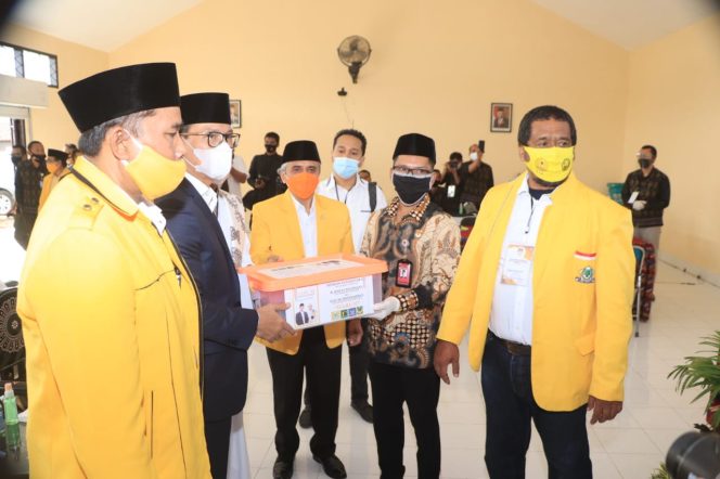 
					Resmi Daftar, Pasangan HARUM Beri Edukasi Politik Positif