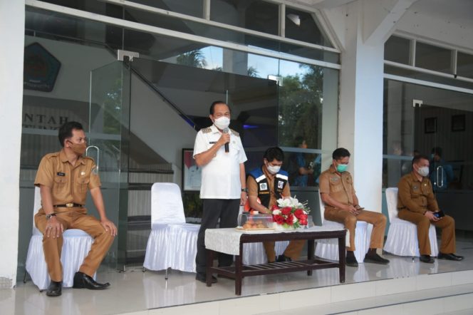 
					Lomban Melaunching Bantuan 100 Ton Beras, Kepada Masyarakat Kota Bitung