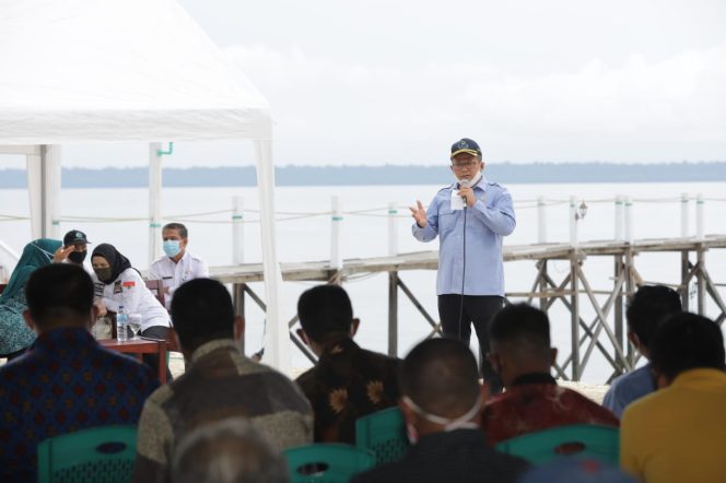 
					Menteri Edhy Ajak Pelaku Pariwisata di Maratua Ikut Berbisnis Ikan