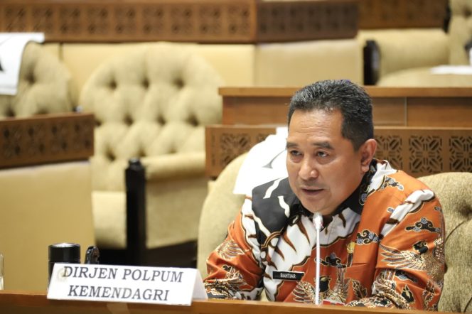 
					Direktur Jenderal Politik dan Pemerintahan Umum (Politik dan PUM), Dr. Bahtiar, M.Si