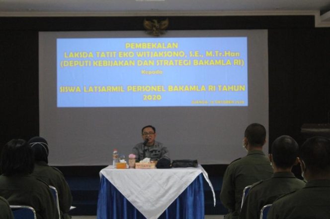
					Deputi Kebijakan dan Strategi Bakamla RI Berikan Pembekalan Siswa Diklatsarmil
