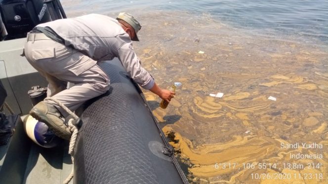 
					Bakamla RI Temukan Limbah Minyak di Teluk Jakarta