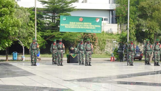 
					Dalam Rangka HUT TNI ke 75, Anggota Kodim 0501/Tgr Ziarah Nasional