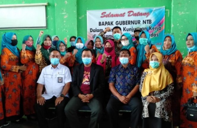 
					Perkuat Sinergi Membangun Daerah, Gubernur Dialog dengan PKK Se Kecamatan Badas