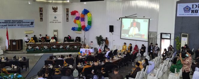 
					Maurits-Hengki Tidak Hadir Dalam Rapat Paripurna, Tetap Di Sapa Oleh Humiang