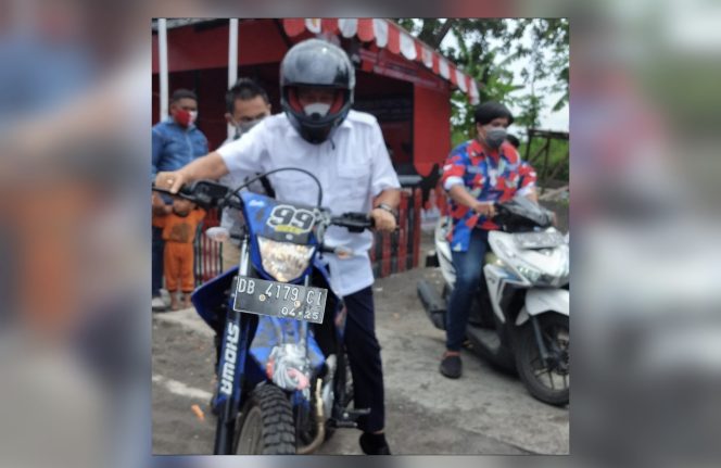 
					MJL Kendarai Sepeda Motor Saat Kampanye, Petua Ranowulu Nyatakan Sikap Dukung MJL