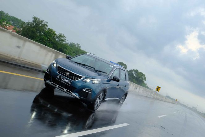 
					Tetap Konsentrasi Saat Berkendara Pada Kondisi Hujan Deras