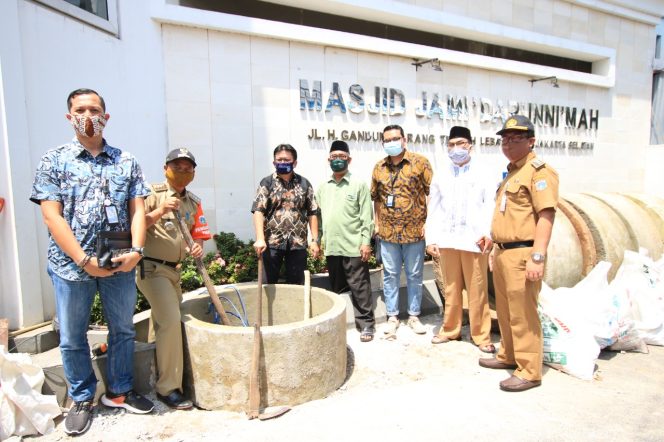 
					FIFGROUP Dukung Pembangunan Sumur Resapan di Lebak Bulus