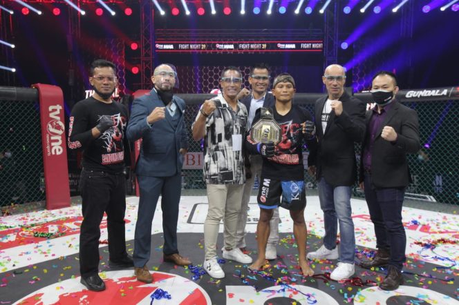 
					Rematch Title Fight Gugun Sukses Rebut Sabuk Juara Kelas Bantam