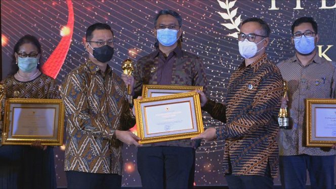 
					Berkat Kontribusinya Kepada Para Penyandang Disabilitas PermataBank Diberi Penghargaan oleh Kementerian Sosial RI