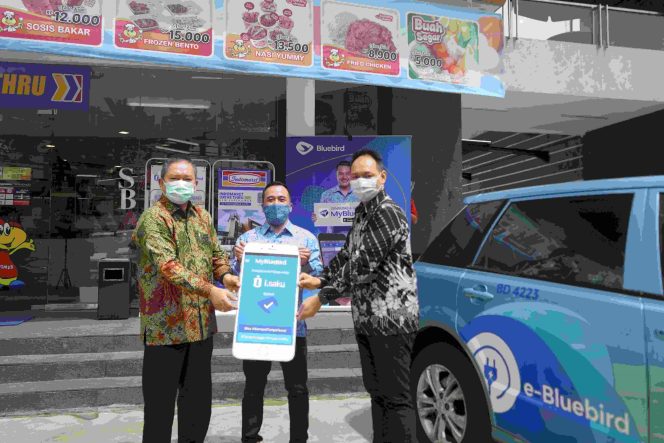 
					Gandeng i.saku, Bayar Bluebird Nontunai Lebih Nyaman