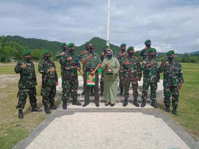 
					Pimpin Acara Tradisi Satuan wisuda Purna tugas Bintara Kodim 1628/SB, Ini Harapan Dandim