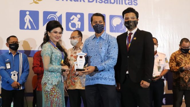 
					Bluebird Raih Penghargaan pada ajang DTKJ Awards 2020