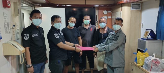 
					Sinergi Pemberantasan Illegal Fishing: KKP Sidik Tiga Kapal Pelaku Illegal Fishing yang Ditangkap Bakamla