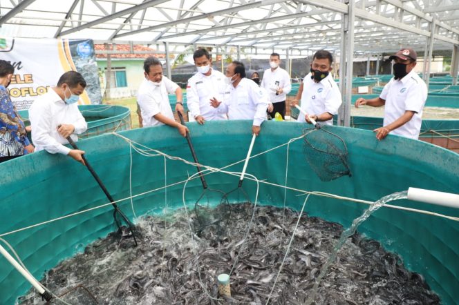 
					Menteri Trenggono Resmikan Pembangunan 13 Klaster Tambak Udang di Karawang