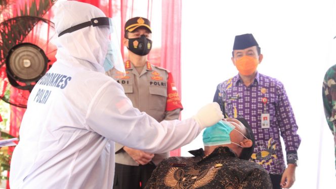 
					Polres Ta Bandara Soetta Lakukan Tracing, Testing end Treatment Kepada 100 Warga Asrama Tangguh Dan Sekitarnya 