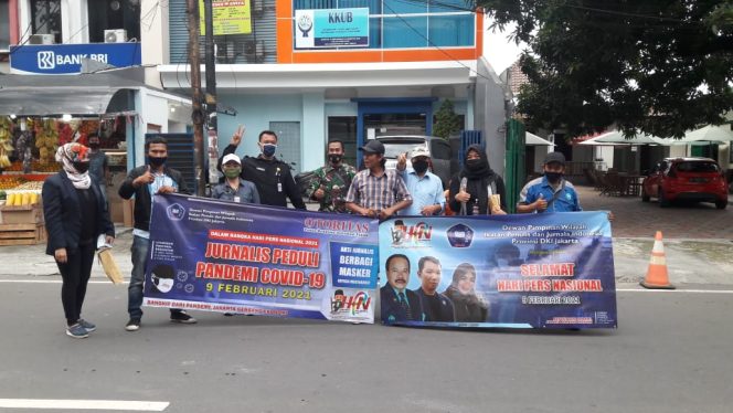 
					Perayaan HPN 2021, IPJI DKI Jakarta Berbagi Masker Untuk Masyarakat