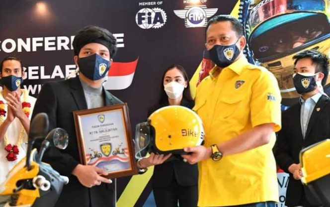 
					Atta Halilintar Dikukuhkan Sebagai Presiden Komunitas Motor Listrik Indonesia (KMLI)