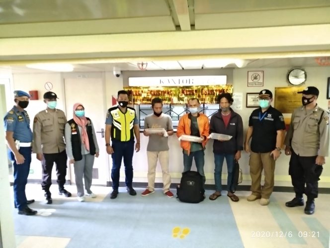 
					Biar Kapok…!!! 3 Penyelundup Benur Divonis 2 Tahun Penjara dan Denda Rp600 Juta