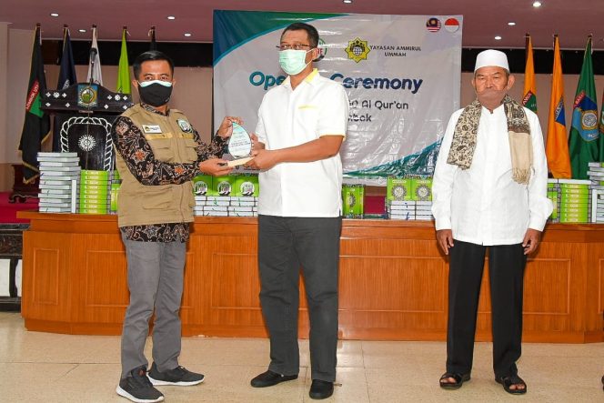 
					Gubernur NTB Resmikan Penyaluran 27 Ribu Al-Qur’an untuk NTB