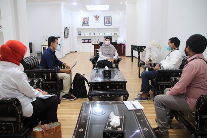 
					Hadirkan Rasa Aman Bagi Wisatawan, Tenaga Hotel dan Restoran Akan Divaksin Covid-19