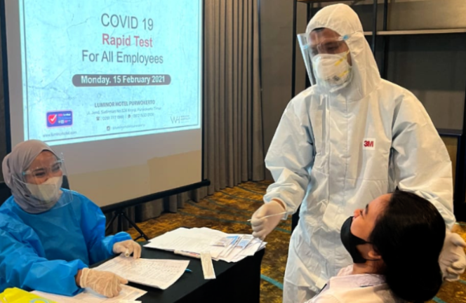 
					Dukung Prokes, Luminor Hotel Gelar Rutin Rapid Antigen ke Staff dan Karyawan