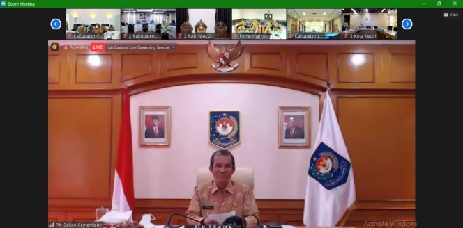 
					Kemendagri Apresiasi Kerja Sama Lintas Sektoral dalam Penanganan Covid-19