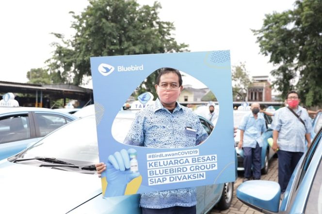 
					Bluebird Laksanakan Vaksinasi Pengemudi dan Lansia