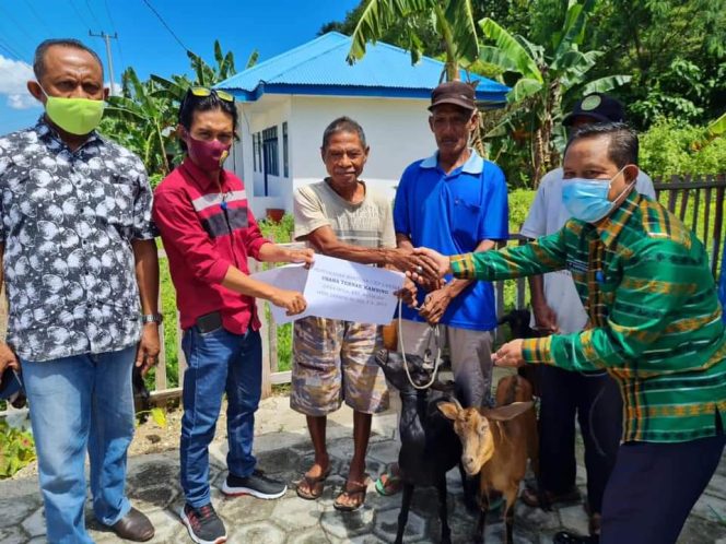 
					Desa Bola dan Kelurahan Katilombu Terima Bantuan UEP