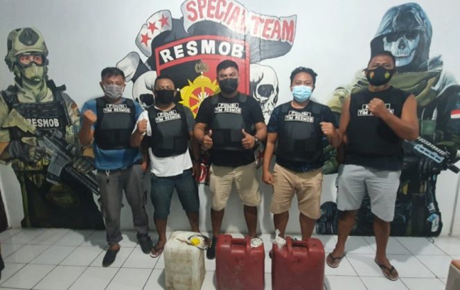 
					Ratusan Liter Cap Tikus, Disita Bang Jack Dan Tim