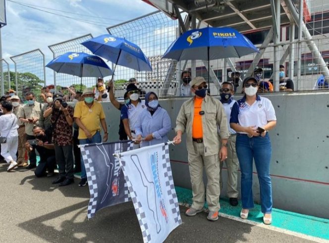 
					Bamsoet Buka Kejuaraan Jakarta Race Community 2021 di Sentul