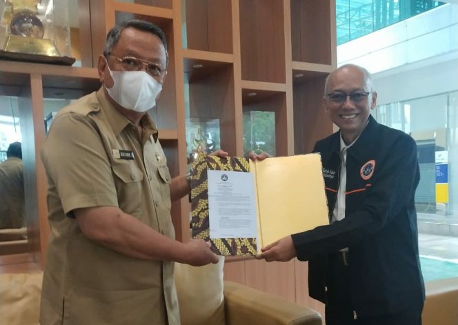 
					Benyamin Davnie Terima Pengurus PUB Tangsel