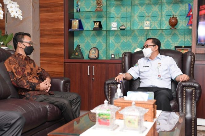 
					Sekjend Kemendes PDTT dan Wabup Mamasa Bahas Pengembangan Desa Wisata dan BUMDes