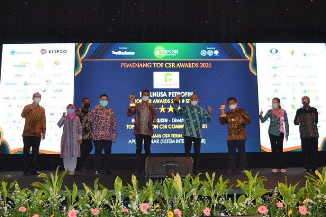 
					PT Elnusa Petrofin beserta Dirutnya Raih Tiga Penghargaan TOP CSR Awards