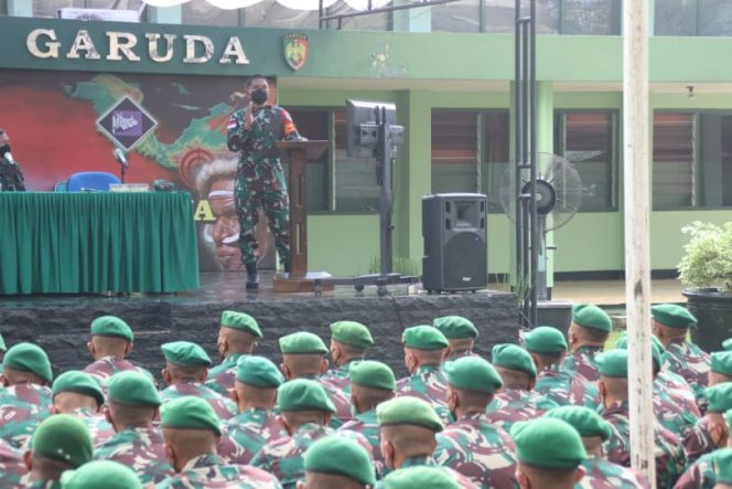 
					Danrem 174 Merauke Berikan Pembekalan Kepada Prajurit Yonif 315/Garuda