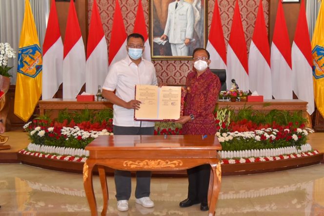 
					Gubernur NTB & Gubernur Bali Tanda Tangani Kerja Sama Majukan Daerah