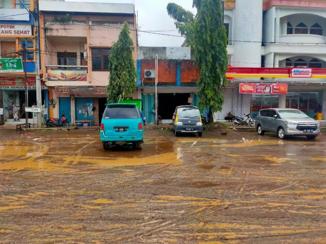 
					Kota Bitung Banjir, Yanto: Maurits-Hengky Jangan Khianati Rakyat